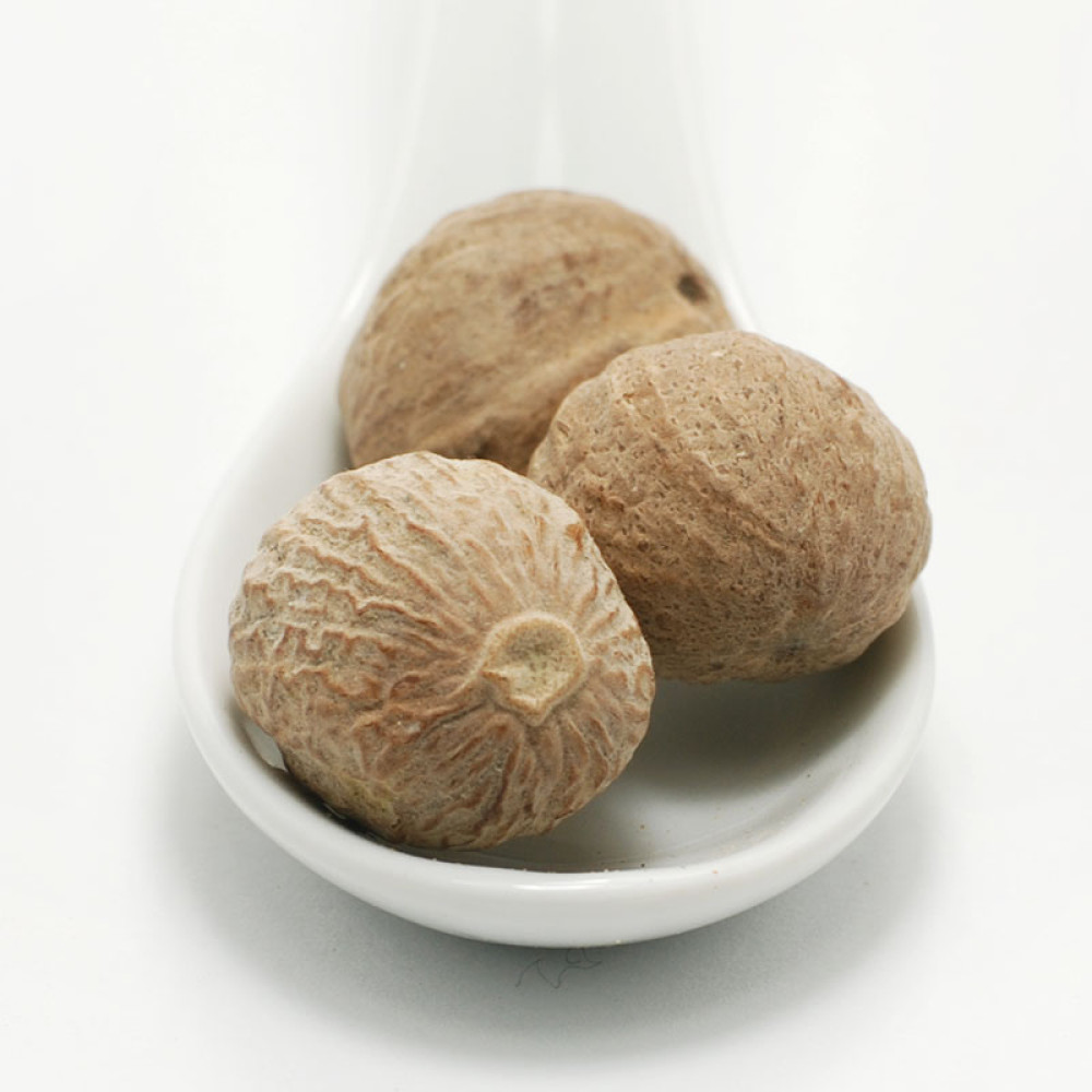 Whole nutmeg